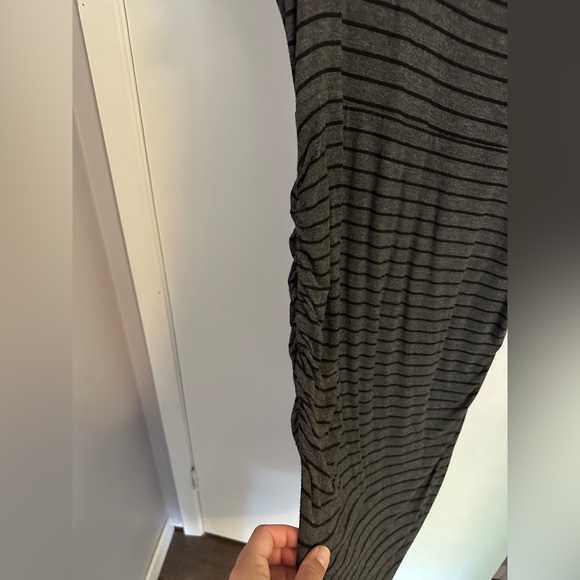 Stork & Babe Maternity Dress - Picture 4 of 4